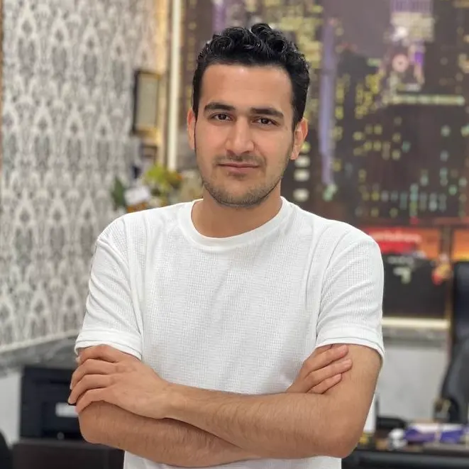 آئینپرست برنامه نویس